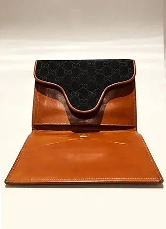1990s GUCCI GG INTERLOCKING MONOGRAM TAN PASSPORT WALLET