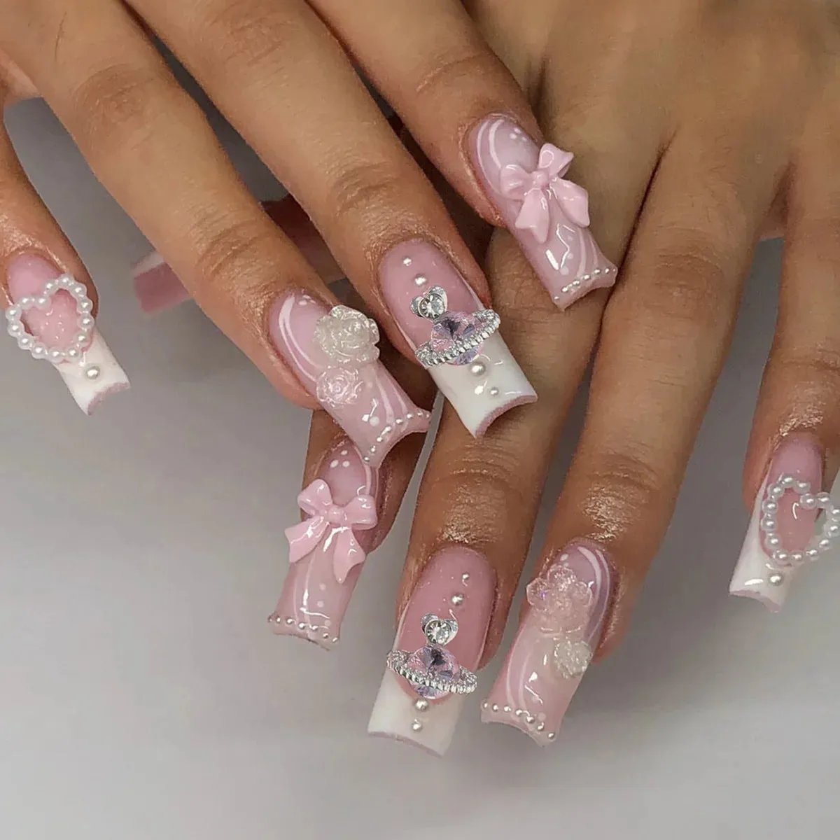 Glamorous Rhinestone-Studded Press-On Nails
